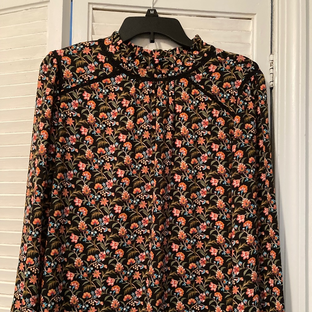 Long-sleeve LOFT blouse